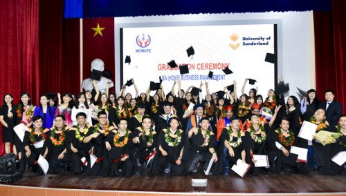 Lễ tốt nghiệp 2016